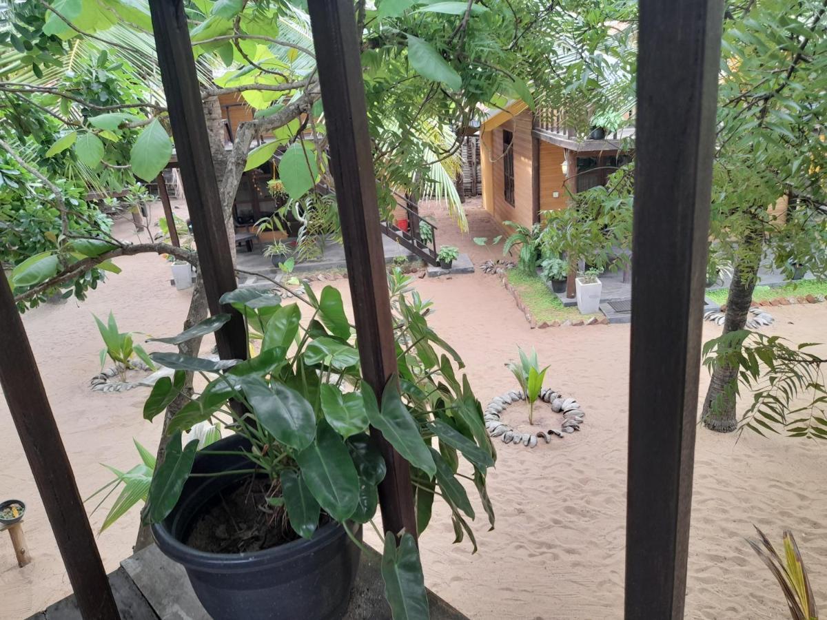 Golden Beach Chalets 아루감 베이 외부 사진