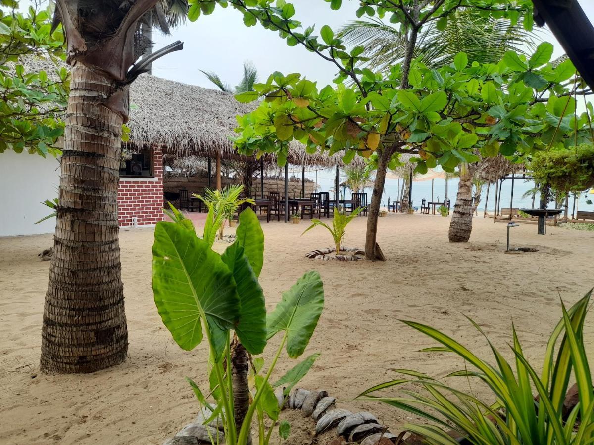 Golden Beach Chalets 아루감 베이 외부 사진